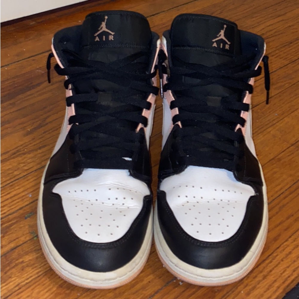 Jordan 1 mid arctic orange black toe